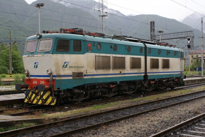 E656 der Trenitalia abgestellt in Dommodossola. Mai 2007