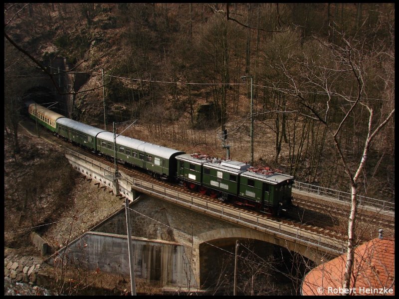 E77 10 am 21.03.2009 mit einem Sonderzug von Klingenberg-Colmnitz nach Dresden Hauptbahnhof