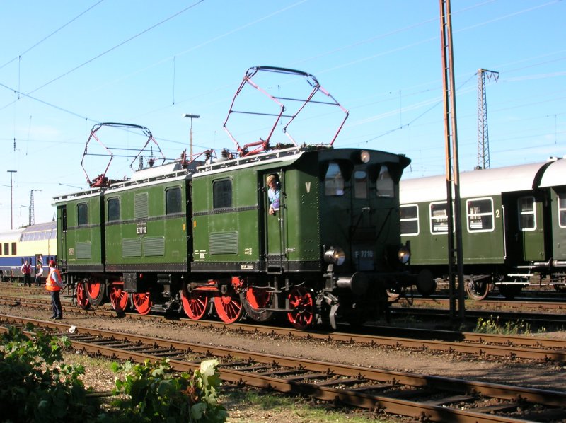 E77 10 aus Halle in Frth (1000 Jahre Frth).
15.9.2007