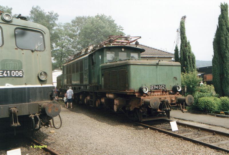 E94 052 im Eisenbahnmuseum Dieringhausen am 10-6-2000