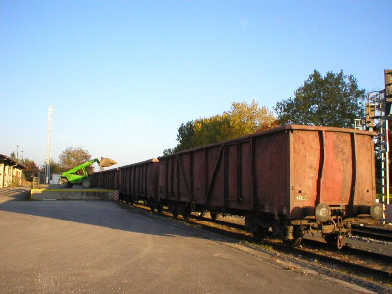 Ea* whrend der Zuckerrbenbeladung Bhf.RIED 2005-10-11