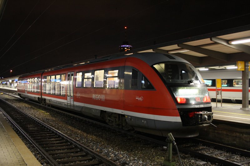 Ebenfalls am 16.10.09 in Augsburg Hbf fuhr mir der 642 209 vor die Linse.