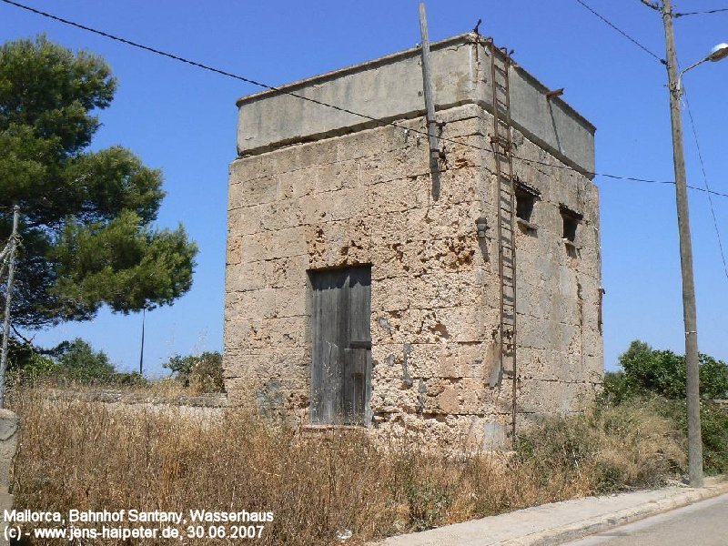 Ebenfalls erhalten geblieben ist das Wasserhaus von Santany. Foto: 30.06.2007