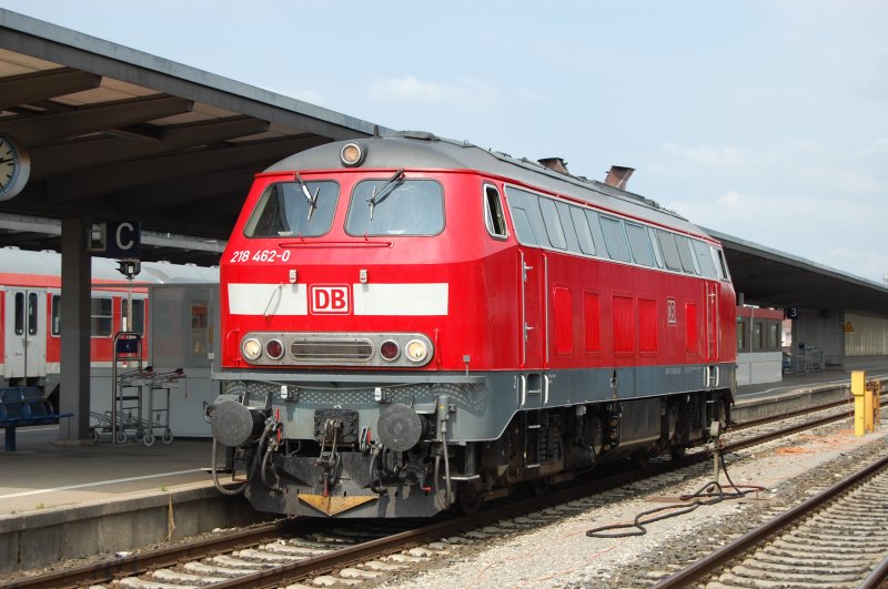 Ebenfalls in Kempten konnte am 21.8.2009 die blitzblanke 218 462-0 beim Rangieren angetroffen werden. Die Lok erhielt ihre letzte HU am 31.10.08.
