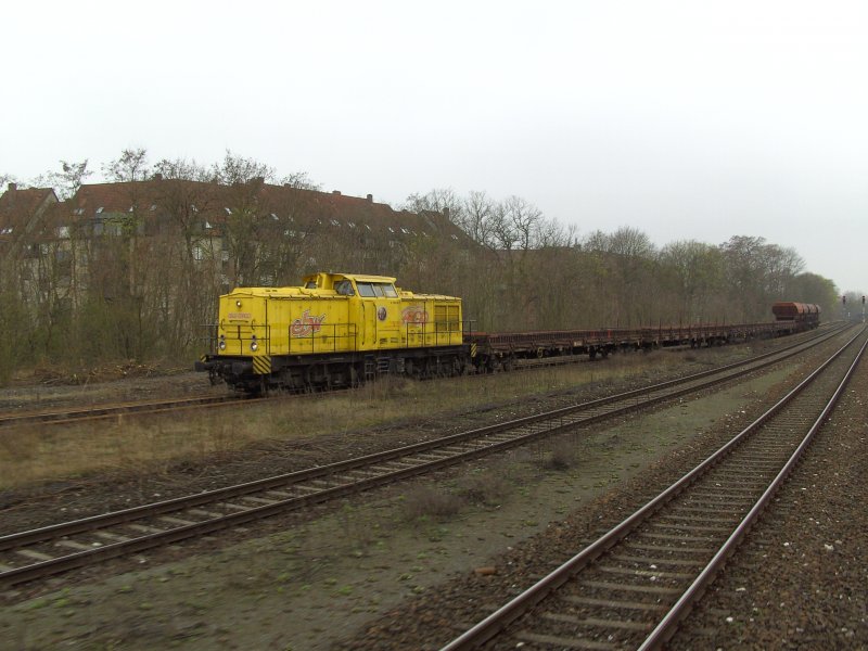 EBW-Cargo v100 (ost) mit einem Bauzug in Nrnberg ost am 10.04.2008
