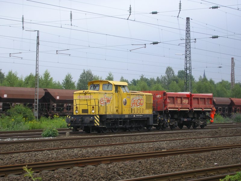 EBW Cargo V60.05 mit Muldenkippwagen bei Rangierarbeiten in Bochum Ehrenfeld.(05.08.2008)