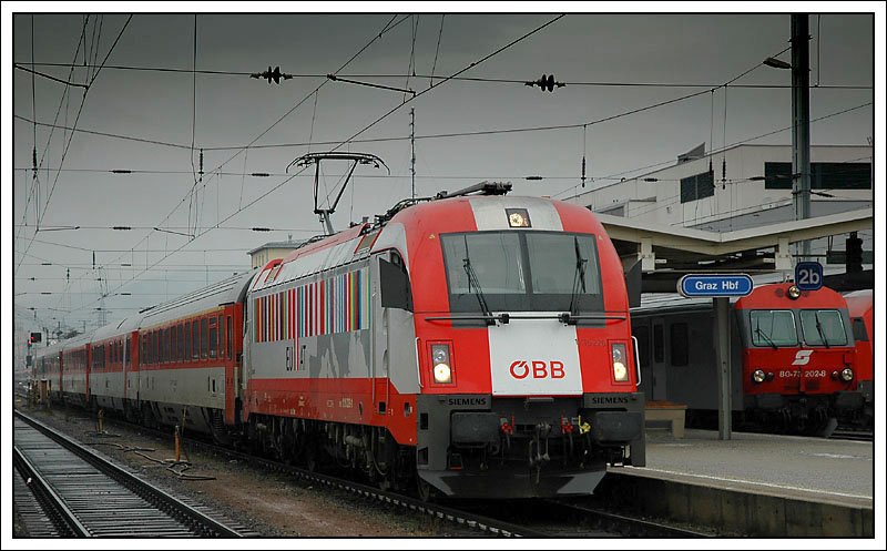 EC 101  Joze Plecnik  von Praha hl.n. (Prag) nach Ljubljana (Laibach) am 17.1.2008 beim Halt in Graz Hauptbahnhof. Von mir aus knnen sie die Maschine jetzt umfolieren ;-)