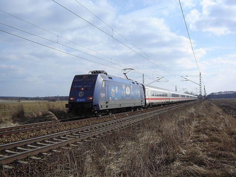 EC 176 mit der THW-Lok 101 014-9 nach Hamburg-Altona.