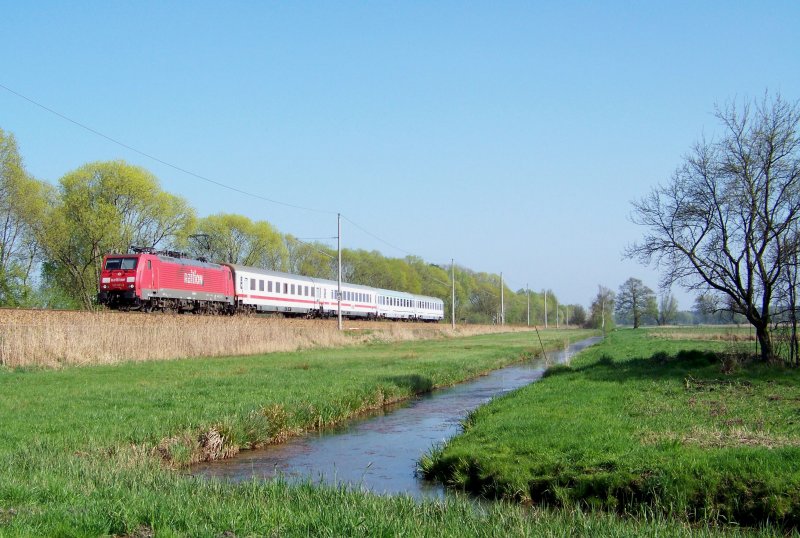 EC 340  Wawel  kommt hier mit der Baureihe 189 angerast. Der Aufnahmeort liegt zwischen Raddusch und Lbbenau/Spreewald.