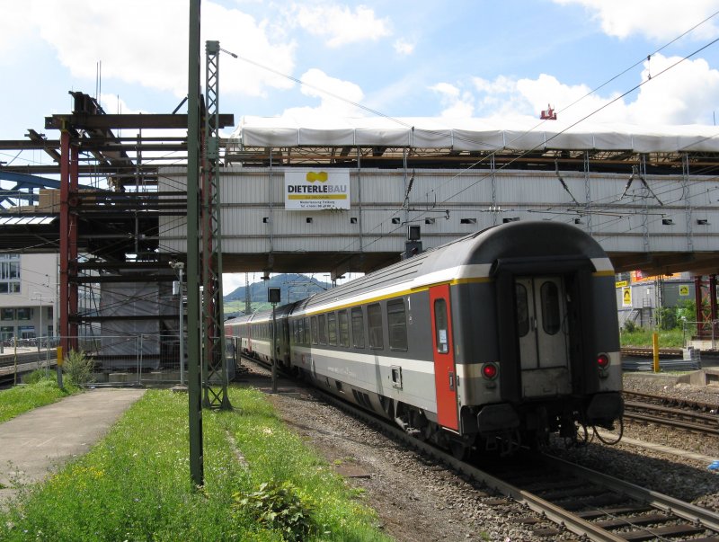 EC 7 von Hamburg-Altona nach Chur.Am 28.07.09 bei der ausfahrt in Freiburg(Breisgau)Hbf.