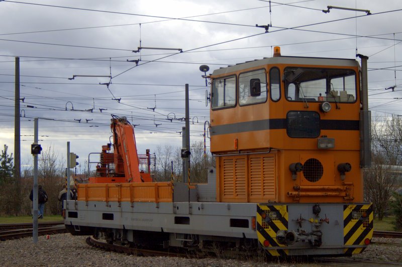 Echte Exoten in einem der grten und interessantesten Meterspurnetze Deutschlands sind Dieselfahrzeuge. Mit insgesamt 3 Stck stellen sie eine echte Mangelware da. Hier sieht man nun so einen Exot, nmlich den 010.