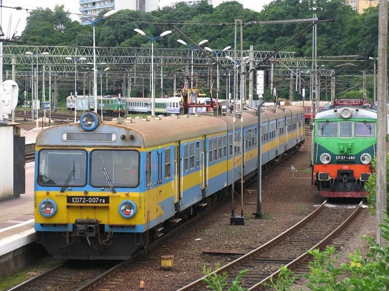 ED72-007ra und EP07-480 auf Bahnhof Szczecin Głwny am 9-7-2007. 