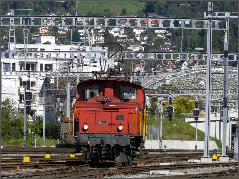 Ee 3/3 16428 auf Querfahrt im Churer Gleisvorfeld. (30.09.2007)
