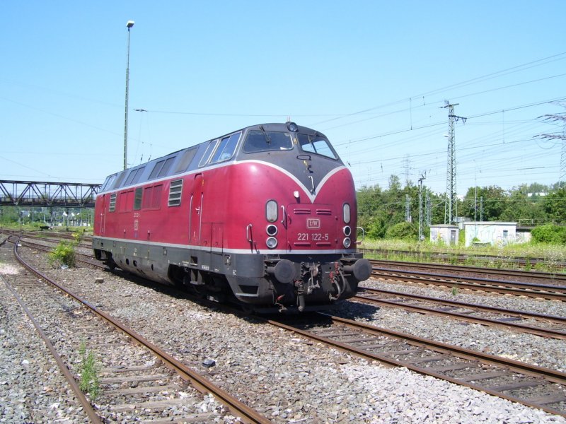 EfW 221 122-5 abgestellt in Wiesbaden-Ost Gbf; 06.08.2007