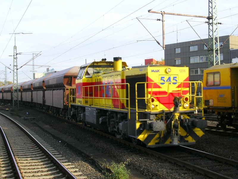 EH 545 mit Kohlenzug in Gelsenkirchen Hbf. bei der Durchfahrt.(02.11.2008)