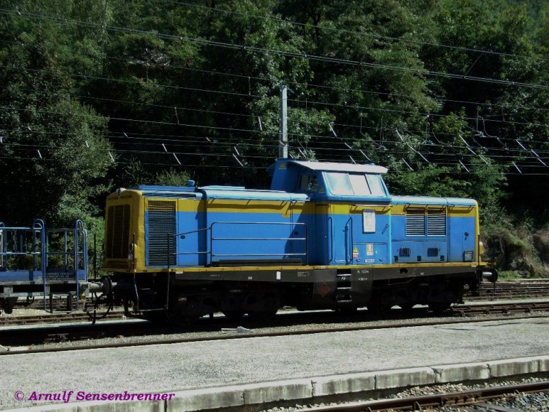 Ehemalige DB-V100 in franzsischen Bauzugdiensten.
Diese blau-gelb lackierte ist am Fu der Pyrenen unterwegs.
Erkennbar ist die Nummer F60000 50.
09.09.2007 Ax-les-Thermes 