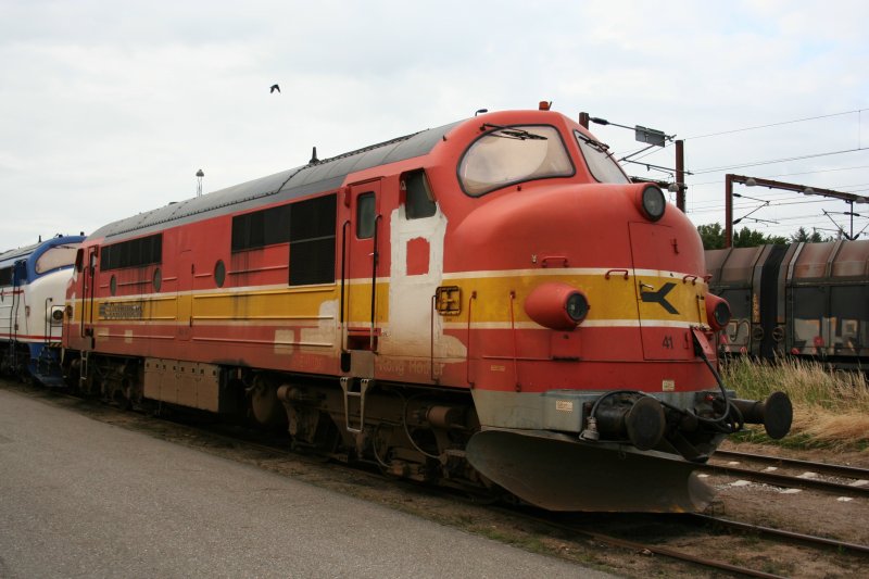 Ehemalige stbanen (SJS) MX 41  Kong Hother  (ex DSB MX 1023).
Seit 2007 an CFL Cargo verkauft.
Padborg 29.6.2008.