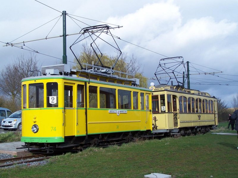 Ehemaliger Tram Nr 74 der bei der AMITRAM auf der Museums Strassenbahn fhrt, am 28/03/09.