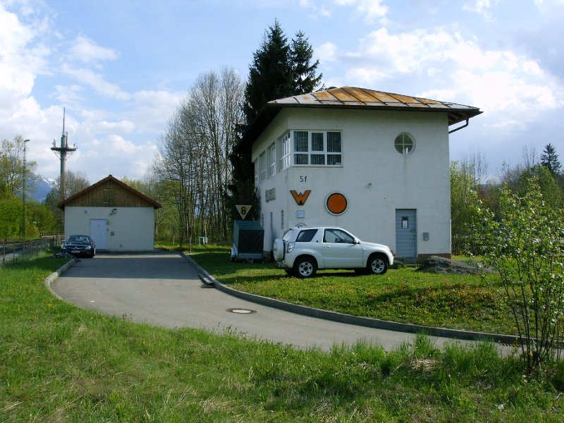 Ehemaliges DB Fahrdienstleiter - Stellwerk und seit 2009 im Privatbesitz von
Hans-Dieter Reinhardt. MBZ Modell Bahn Zentrum ( Modellbahnmuseum ) der Modell - Bahn - Gruppe Sonthofen.