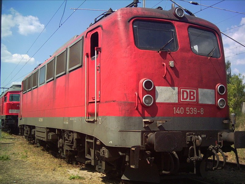 Eie 140 539-8 stand auf den Bahngelende in Elstal.