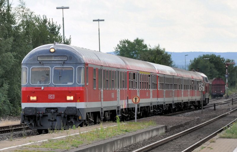 Eifelbahn von Trier nach Kln - Durchfahrt Bahnhof Derkum - Schiebelok BR 218206-1 - 27.08.2009