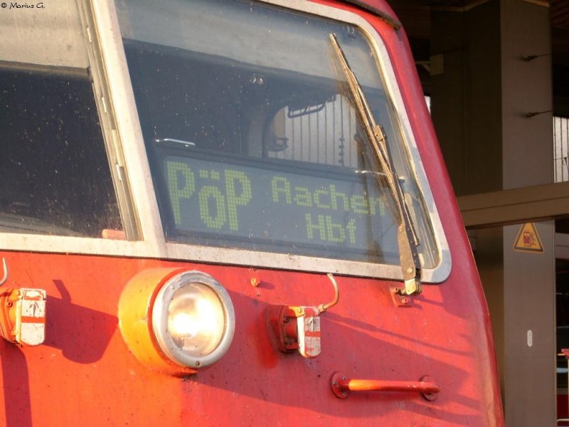 Eigentlich wollte ich den RE4 nach Aachen nehmen, der Zug der kam sah auch nach RE4 aus, 111 und Dosto 2.Gen, alles passte, nur irgendwie war dieser Zug scheinbar als Linie PP nach Aachen unterwegs ;-)