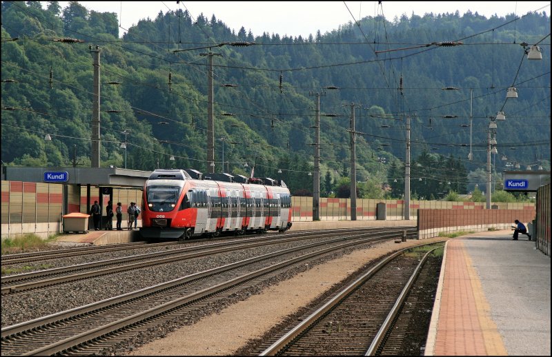 Ein 4024er rollt von Rosenheim kommend in Kundl ein. (05.07.2008)
