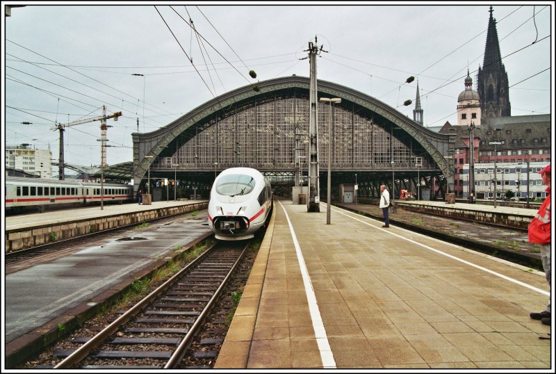 Ein 403er steht am 27.05.2007 im Klner Hauptbahnhof.