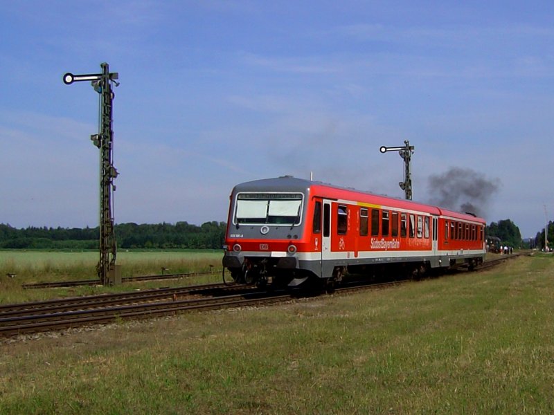 Ein 628 am 21.06.2008 bei der Einfahrt in den Bahnhof T��ling. 
