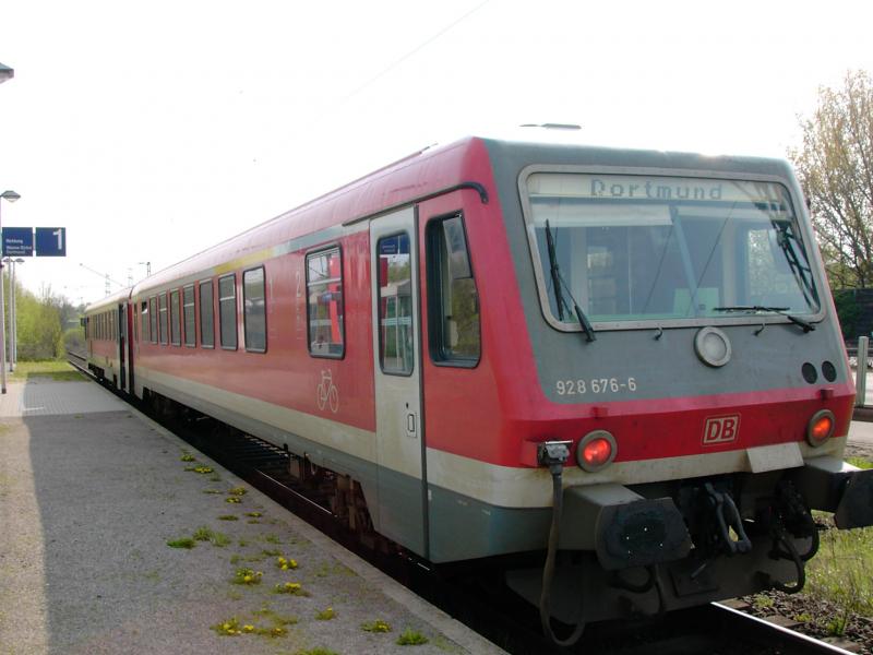 Ein 628 beim halt in Gelsenkirchen Zoo. Aufgenommen am 15.4.2005