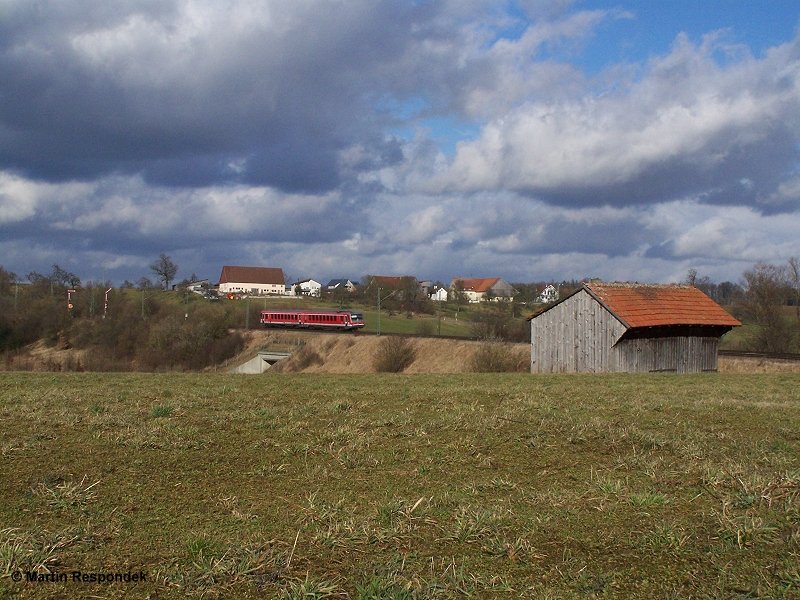 Ein 628er ist auf der Fahrt nach Ellwangen. Hier bei Goldshfe am 2.Februar 2008