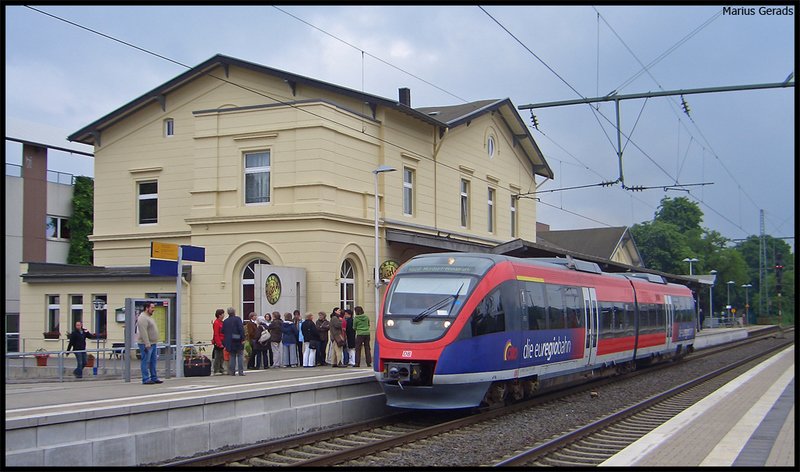 Ein 643.2 der Euregiobahn als RB20 nach Alsdorf Annapark im Bahnhof Herzogenrath 7.6.2009