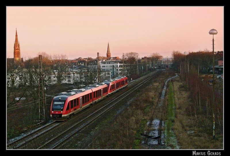 Ein 648  LINT  als RB nach Dortmund Hbf, das Foto entstand in Dortmund-Hrde