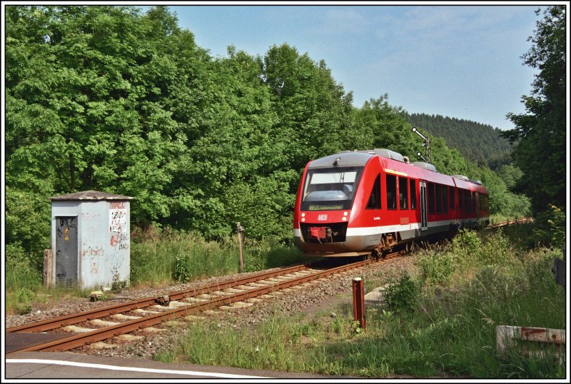 Ein 648er fhrt am Morgen des 08.06.2007 als RB52  Volmetalbahn  nach Ldenscheid. Aufgenommen beim Einfahrtssignal in Brgge(Westf).

