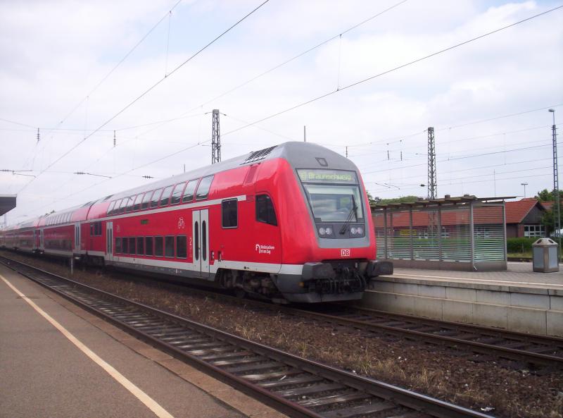 Ein 766.4 als Endwagen des RE 70 nach Braunschweig in Minden(Westf) am 27.06.2006