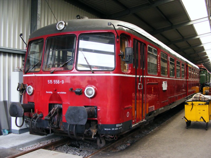 Ein Akkumulatortriebwagen der DB-Baureihe 515 im Eisenbahnmuseum in Bochum-Dalhausen am 25. Mai 2008.