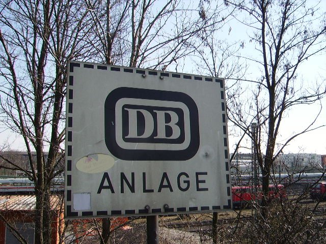 Ein altes DB Schild in Frankfurt am Main. 