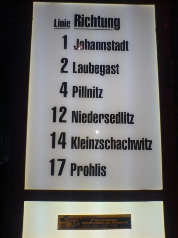 Ein altes Haltestellenschild der DVB im Straenbahnmuseum beim Tag der offenen Tr.
Fotografiert am: 06.12.2008