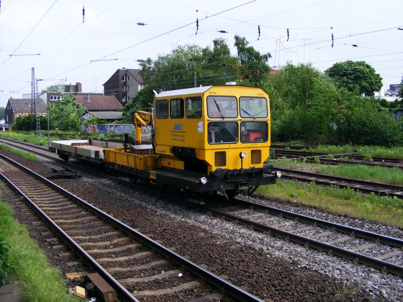 Ein Arbeitszug der DB Gleisbau bei der Fahrt durch den Bahnhof Herne am 16. Mai 2008.