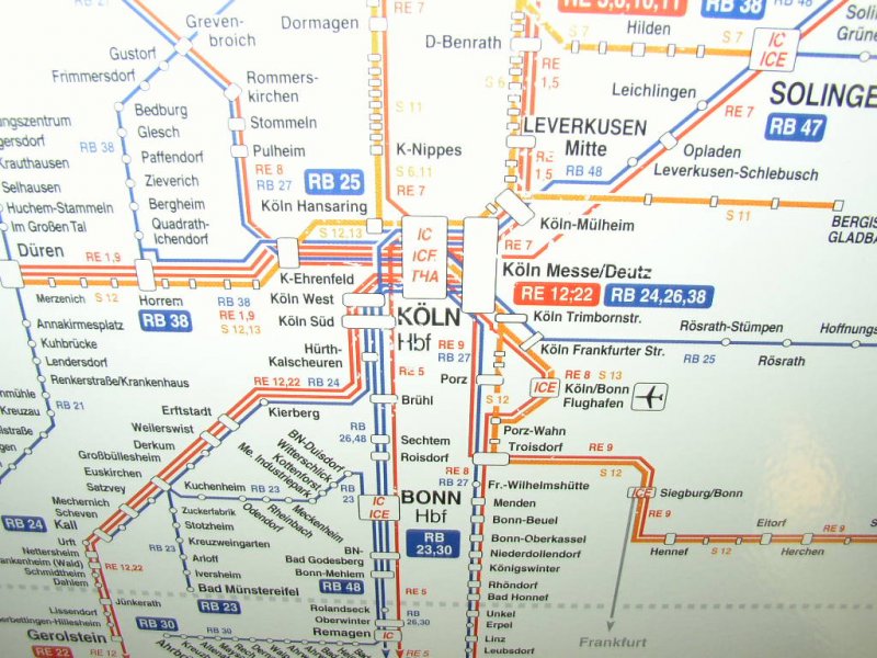 Ein Auszug des Verkehrsnetz  Zugverkehr NRW . Zu sehen sind die Stationen rund um den K�lner Hauptbahnhof. Praktisch ist dieses Bild f�r jeden, der sich schon mal im Vorraus infomieren m�chte, welche Stationen im Umkreis des K�ner Hbf liegen. 11.08.07