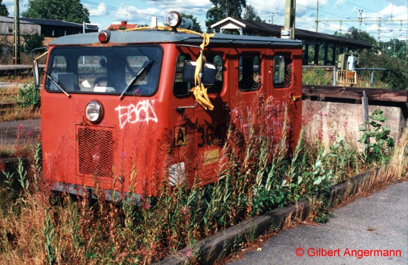 Ein Bahndienstfahrzeug vom TYP MRD 133 3647 am 26.07.1999 in stersund. Diese Fahrzeuge sind in dieser Zeit ausgemustert worden und standen zu Dutzenden (teils zerlegt) in stersund herum. (Leider jedoch auf dem Abstellgelnde, welches hier nicht gezeigt werden darf)