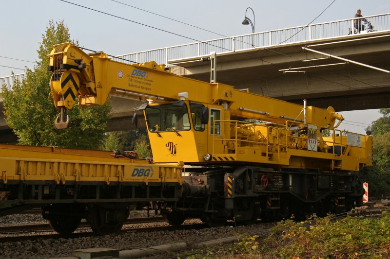 Ein Baukran der Deutschenbahn Gleisbau am 20.9.09 in Ratingen-Ost
