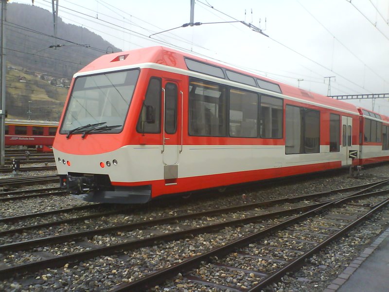 Ein BDseh 4/8 des Zermatt Shuttle steht ganz neu und noch unbeschriftet fr Testfahrten in Landquart. 08.02.08