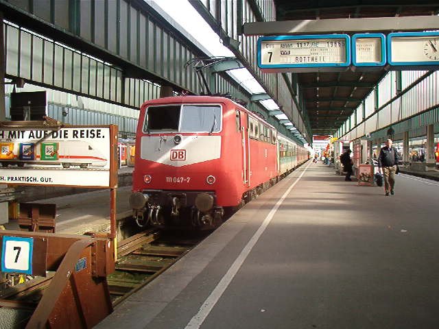 Ein Bild einer BR 111 im Hbf Stuttart