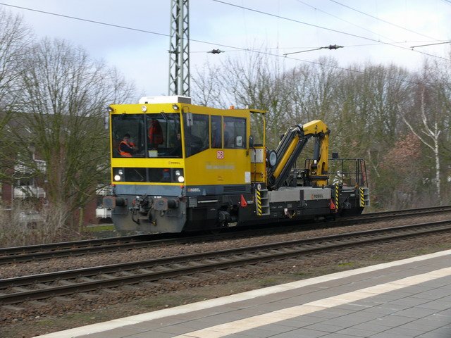 Ein DB  Netz Instandsetzungs-Fahrzeug  am 24.02.2009 Bremerhaven-Lehe