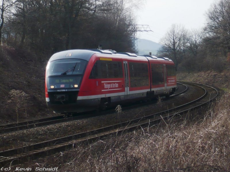 Ein Desiro als RB nach Leipzig Hbf kurz nach der Ausfahrt aus dem Bahnhof Saalfeld (Saale). Nächster Halt ist Unterwellenborn. (18.03.2009)
