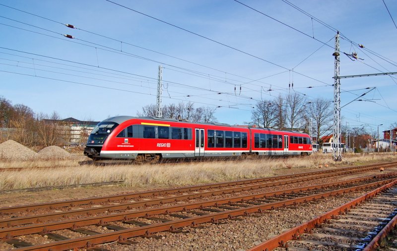 Ein Desiro auf dem von Ribnitz-Damgarten West zum Rostocker Hauptbahnhof.