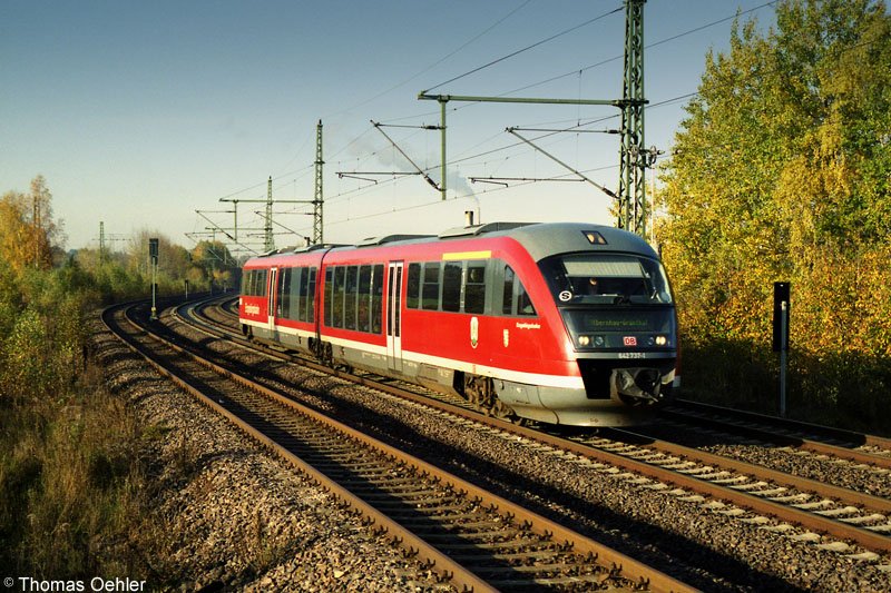 Ein Desiro der Erzgebirgsbahn macht sich am 28.10.06 auf den Weg von Chemnitz nach Olbernhau. Hier aufgenommen bei Niederwiesa.