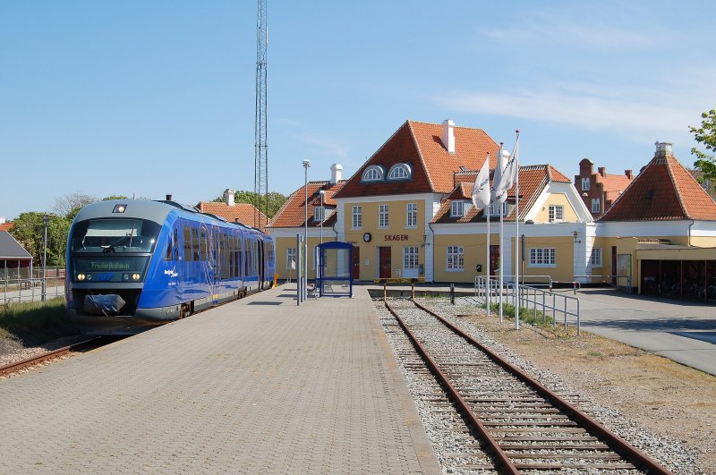Ein Desiro der Nordjyske Jernbaner warten in Skagen auf Abfahrt nach Frederikshavn. Mai 2008