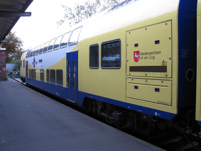 Ein Doppelstock-Steuerwagen (3. Gattung) der ME bereitgestellt im Bahnhof Cuxhaven aufgenommen am 14.08.09.